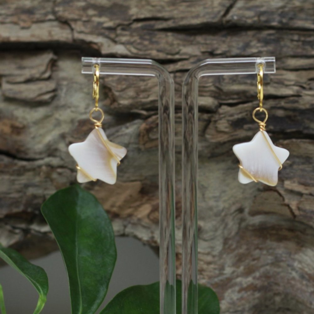 Earrings / gold-plated / hypoallergenic